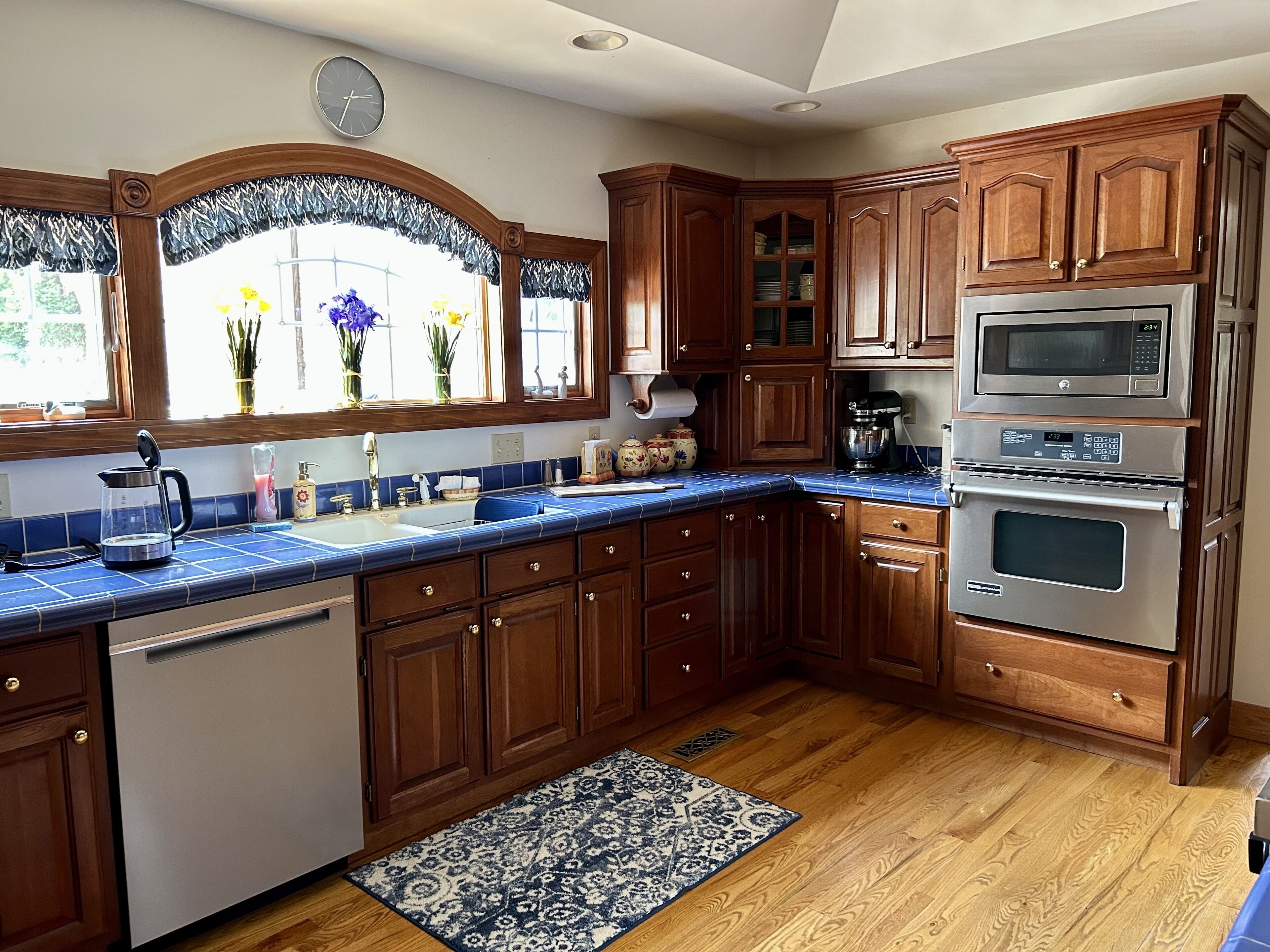 Scenic Getaway with Private Indoor Pool/Hot Tub on the GAP trail