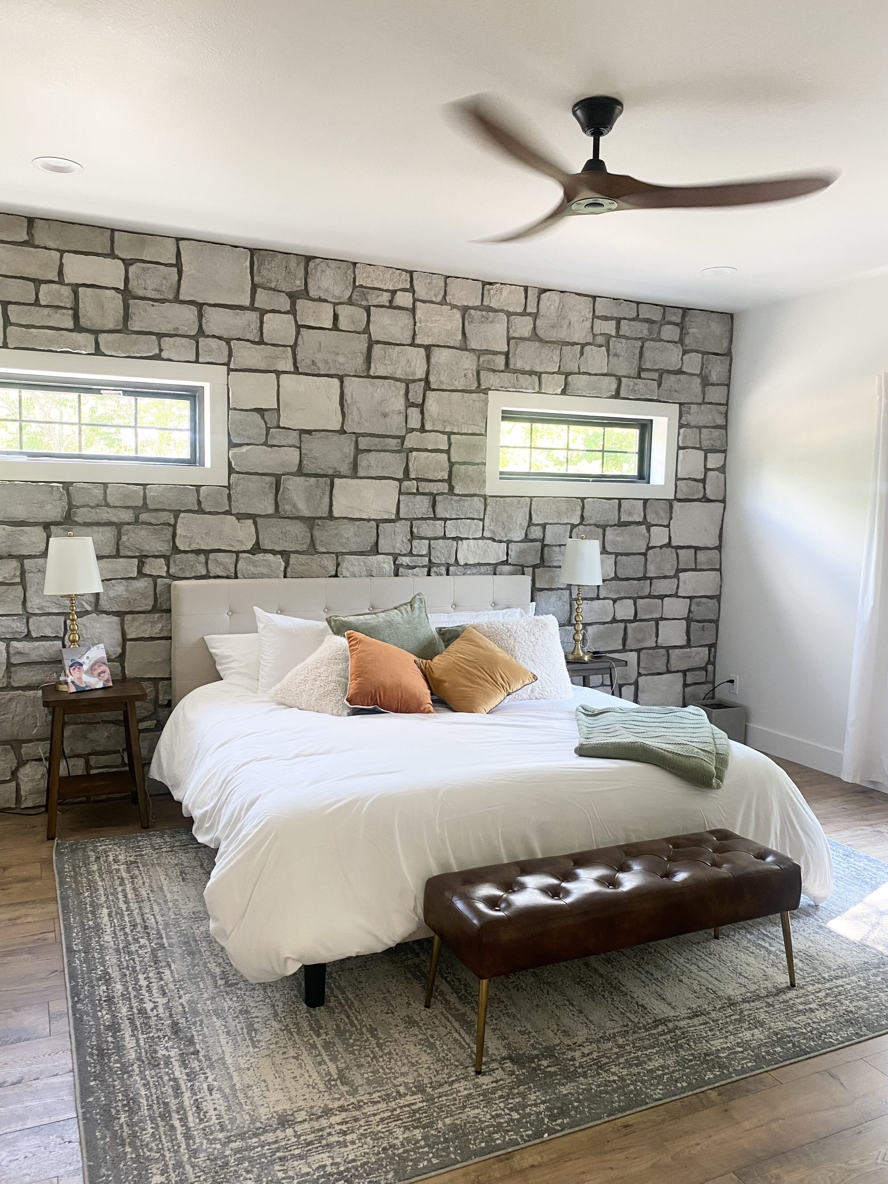 5 bedrooms, WiFi, bed sheets