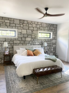 5 bedrooms, WiFi, bed sheets