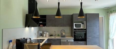 Køleskab, mikrobølgeovn, ovn, opvaskemaskine