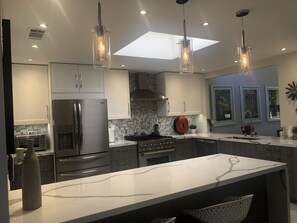 Fridge, microwave, oven, stovetop - Just redone all new 2 master bedroom and master baths (Palm Desert)