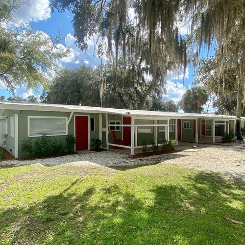 Shell Harbour Resort Cabin #4