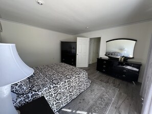 1 bedroom, iron/ironing board, free WiFi, bed sheets - Beautiful, Quiet, Oasis in the heart of Sunset Strip. (Los Angeles)