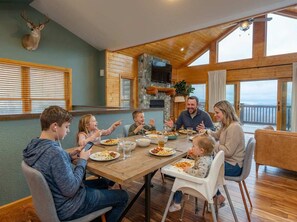 Dining - The Overlook (Mars Hill)