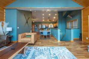 تلفزيون، مدفأة، ألعاب فيديو، كُتُب