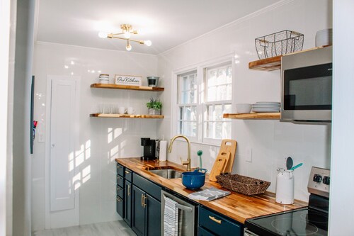 The Fabled Blue-Remodeled Guest Cottage on The Hill