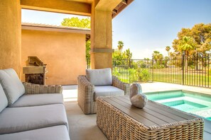 Property grounds - NEW! Glamorous Golf Getaway w/ Private Pool & Spa (Indio)