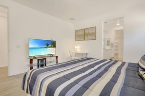 3 bedrooms, desk, iron/ironing board, free WiFi