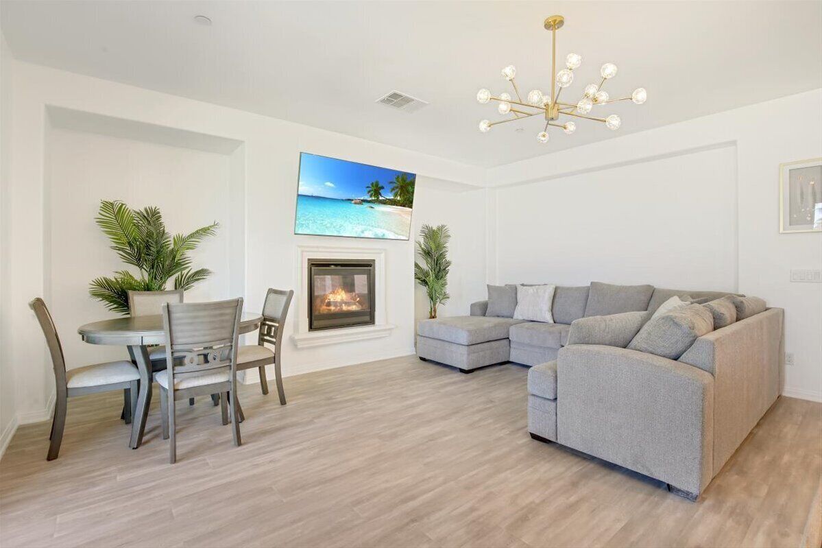 Smart TV, chimenea y tenis de mesa 