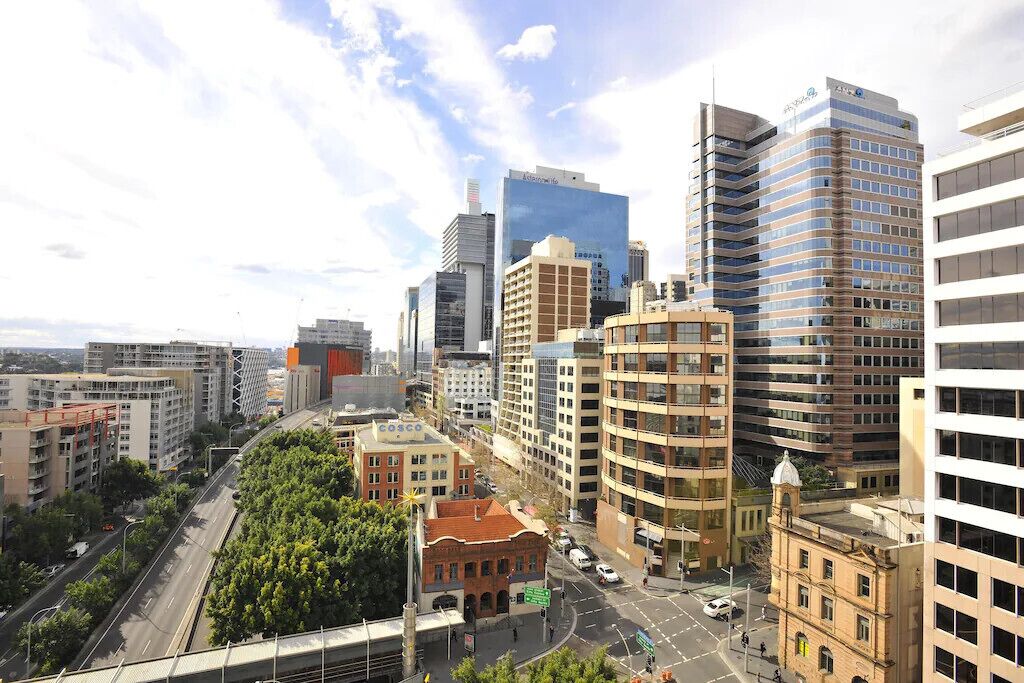 Metro Apartments on Darling Harbour offers spacious, fully serviced apartments.