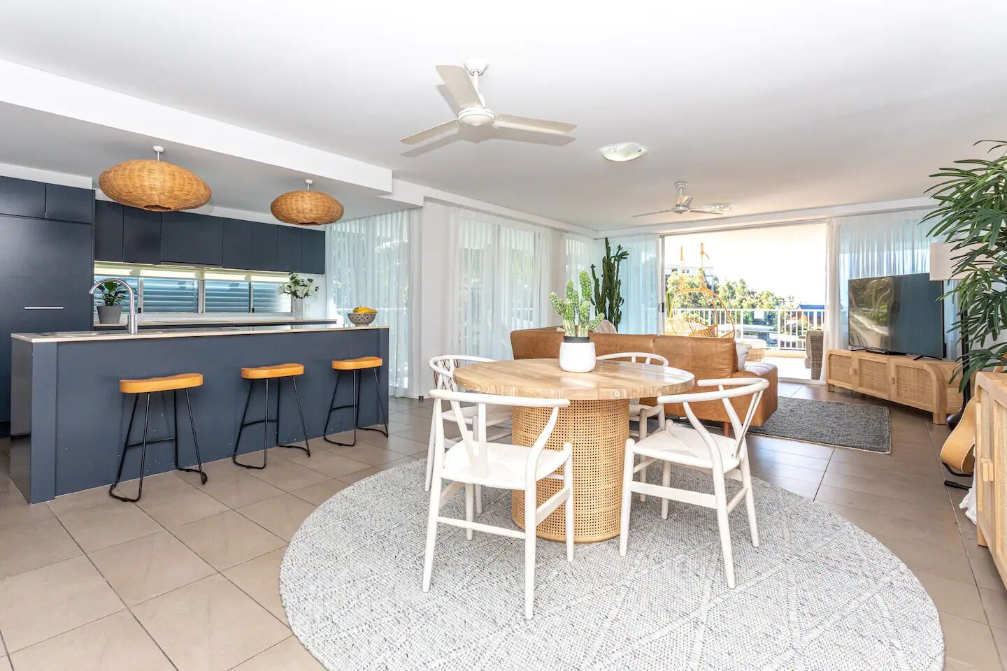 Whitsunday view BOHO apartment in Airlie Beach — image 12