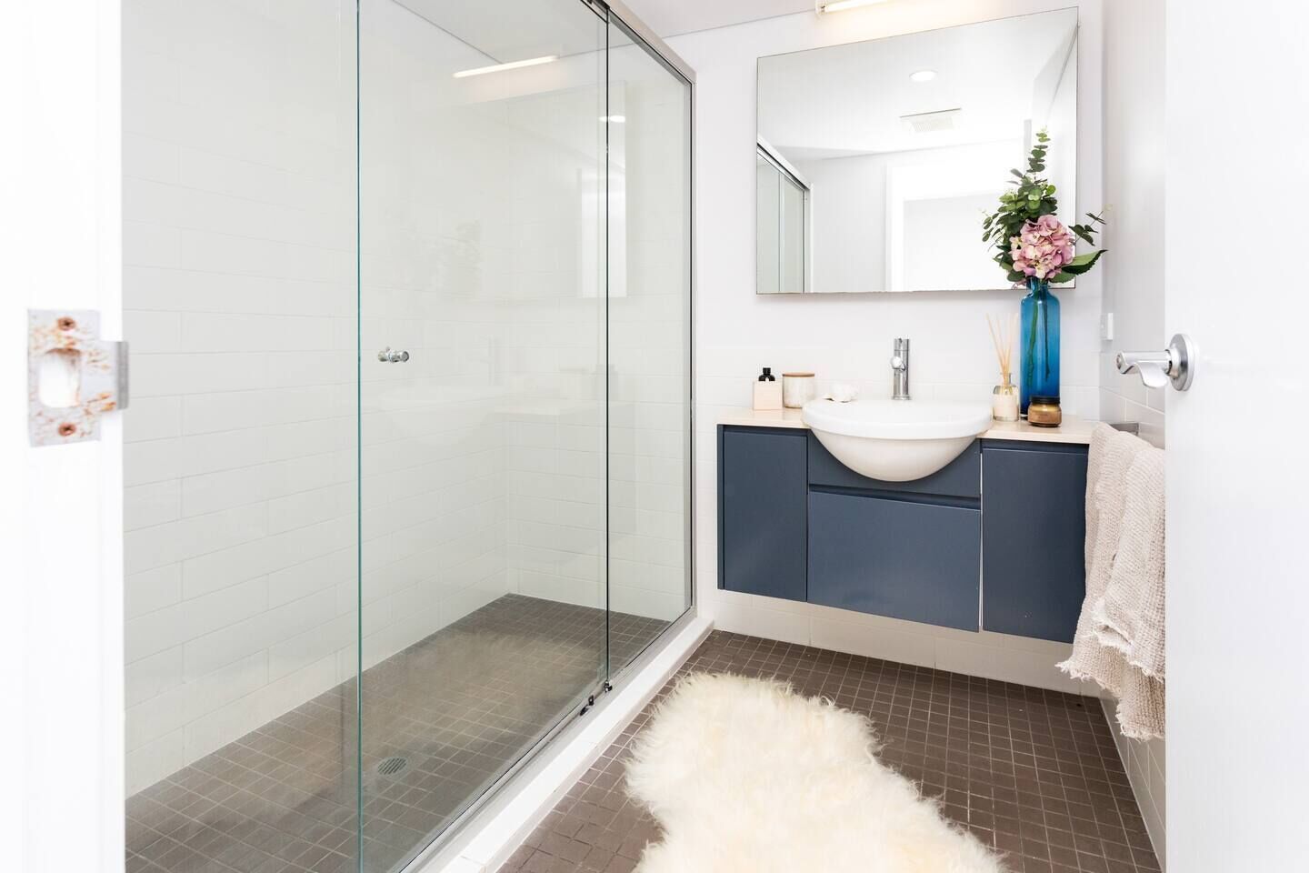 Whitsunday view BOHO apartment in Airlie Beach — image 25