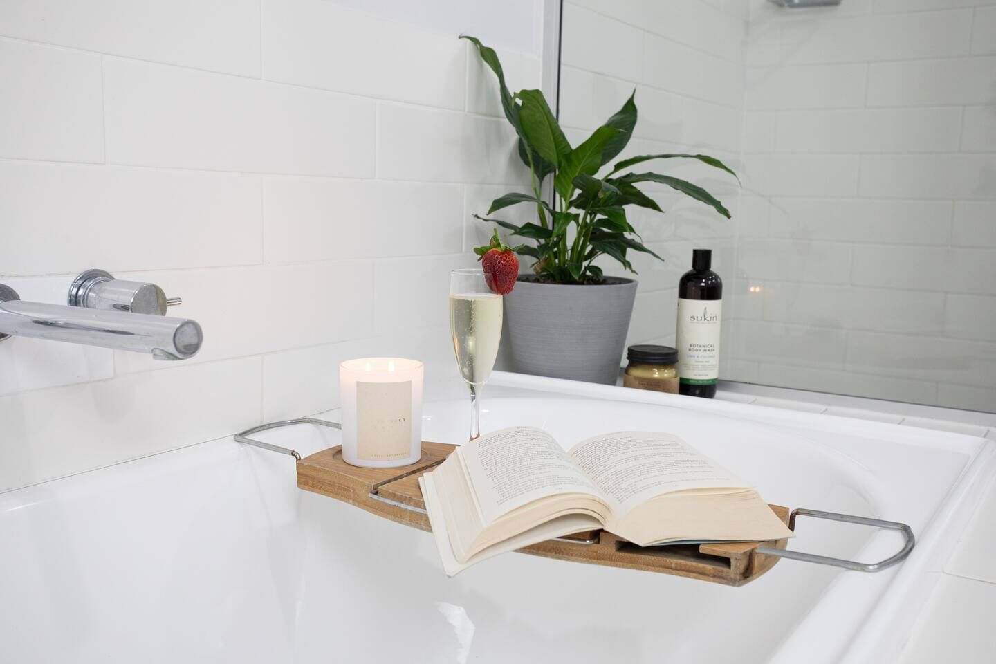 Whitsunday view BOHO apartment in Airlie Beach — image 21