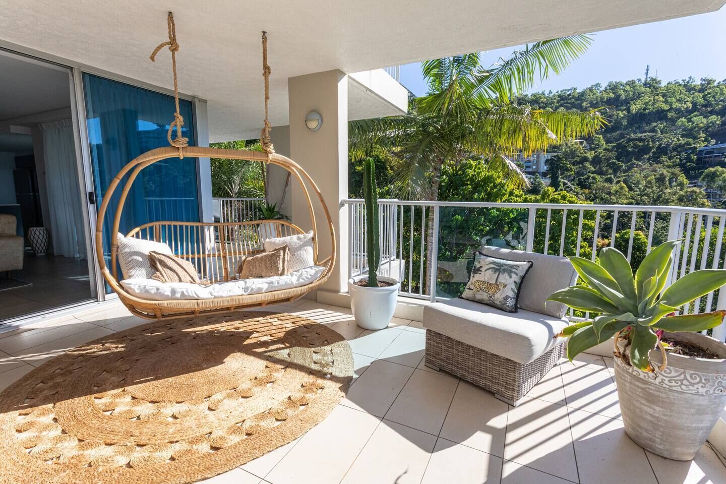 Whitsunday view BOHO apartment in Airlie Beach — image 27