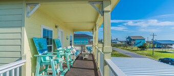 ☀️ Relaxing Beach  Getaway ☀️ Crystal Beach 🔥HOT tub 🏖️