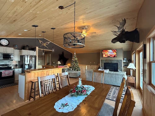 Beautiful Northwoods Home with Lake Vermilion Access