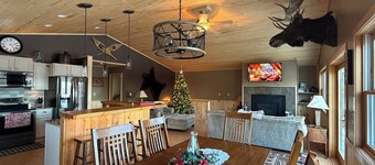 Beautiful Northwoods Home with Lake Vermilion Access