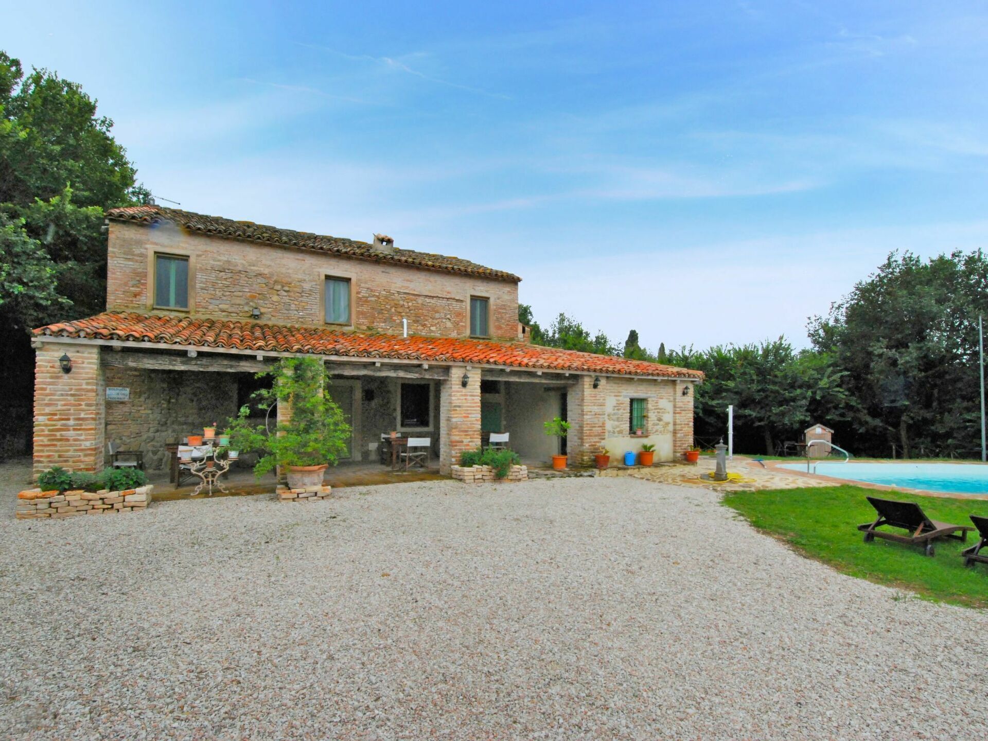 Cielo, Nube, Pianta, Costruzione, Finestra, Albero, Porta, Casa, Lotto, Erba