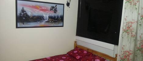 3 bedrooms, iron/ironing board, free WiFi