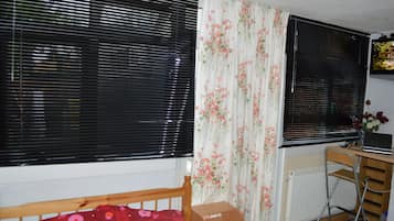 3 bedrooms, iron/ironing board, free WiFi