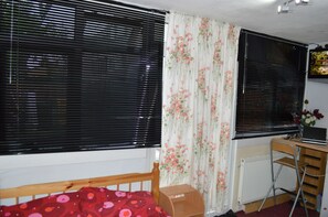 3 bedrooms, iron/ironing board, free WiFi