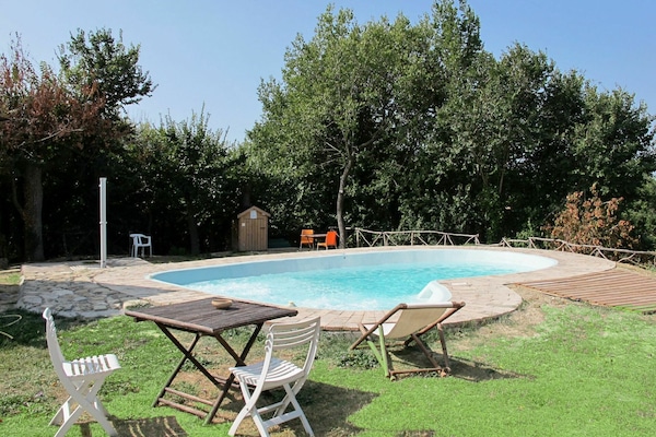 Eigentum, Tabelle, Schwimmbad, Haus, Hinterhof, Möbel, Grundeigentum, Gartenmöbel, Baum, Freizeit