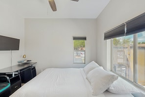 2 bedrooms, desk, iron/ironing board, internet