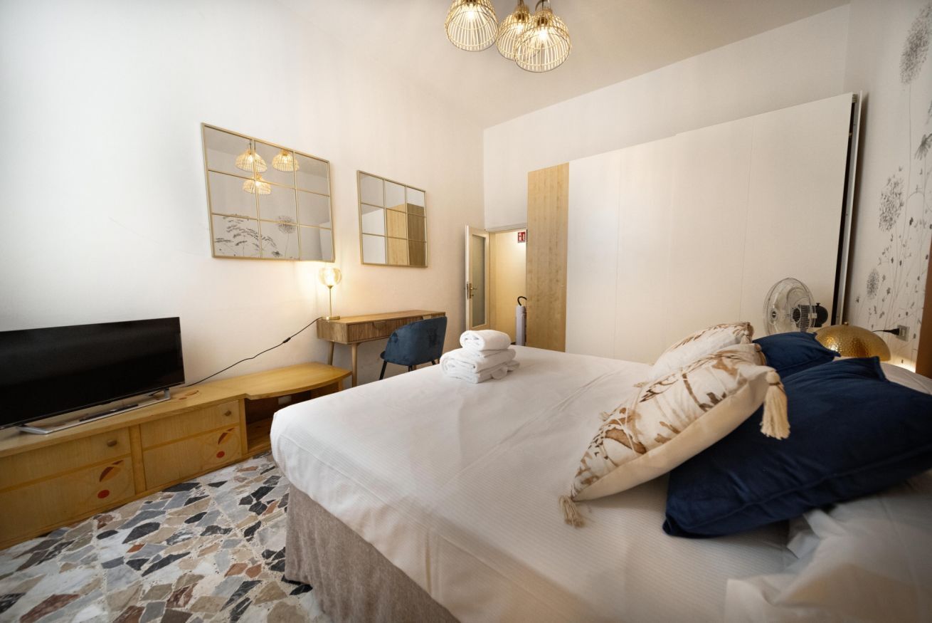 1 bedroom, desk, iron/ironing board, WiFi