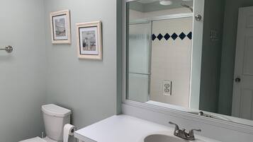 Condo, 2 Bedrooms | Bathroom | Towels