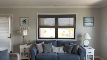 Condo, 2 Bedrooms | Living room