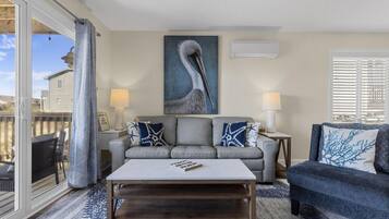 Condo, 2 Bedrooms | Living room