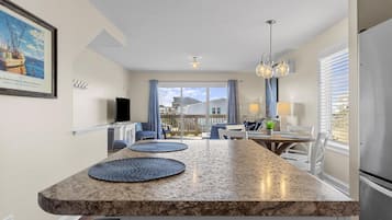 Condo, 2 Bedrooms | Private kitchen