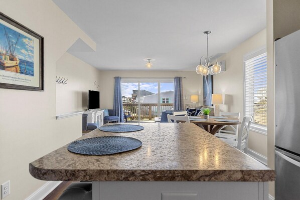 Condo, 2 Bedrooms | Private kitchen