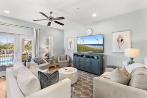 Smart TV, video games - Heated Pool| 3 Blocks to beach| Arcade Games (Destin)