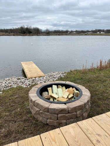 Hot Tub - Lake Front Lodge - Private