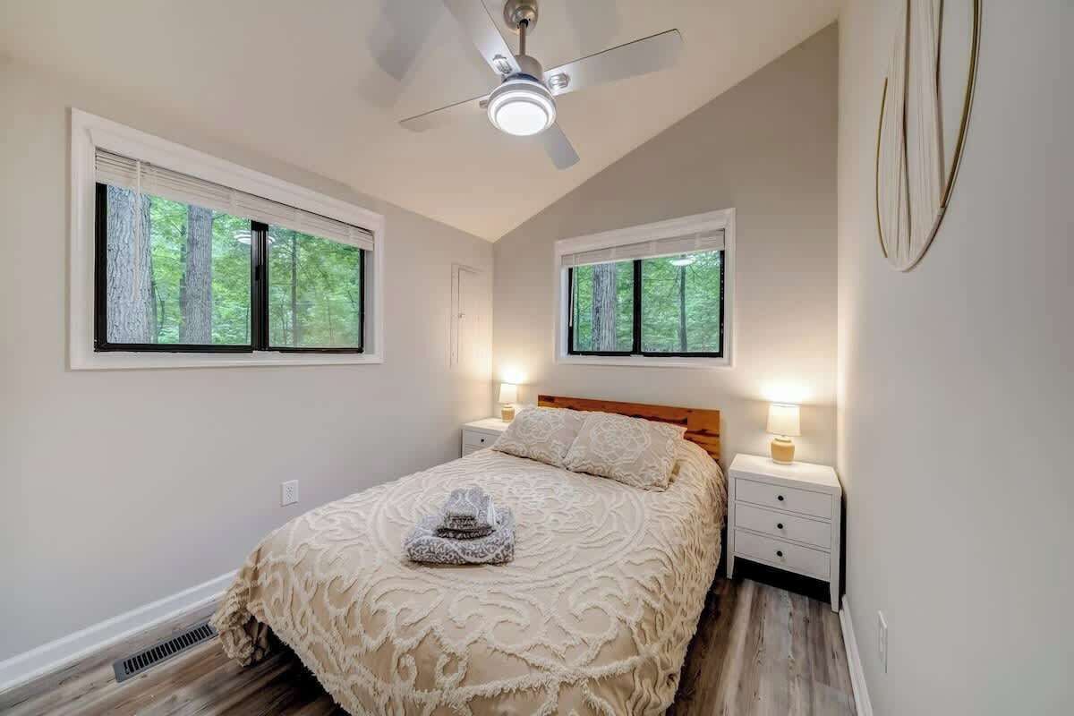 2 bedrooms, WiFi, bed sheets