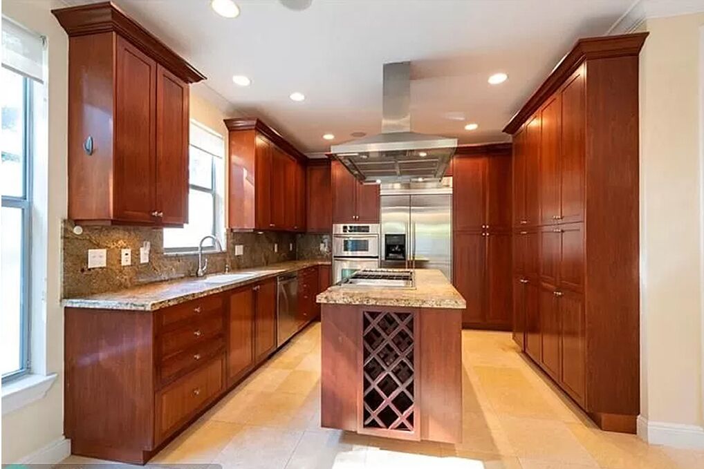 雪櫃、微波爐、焗爐、爐具