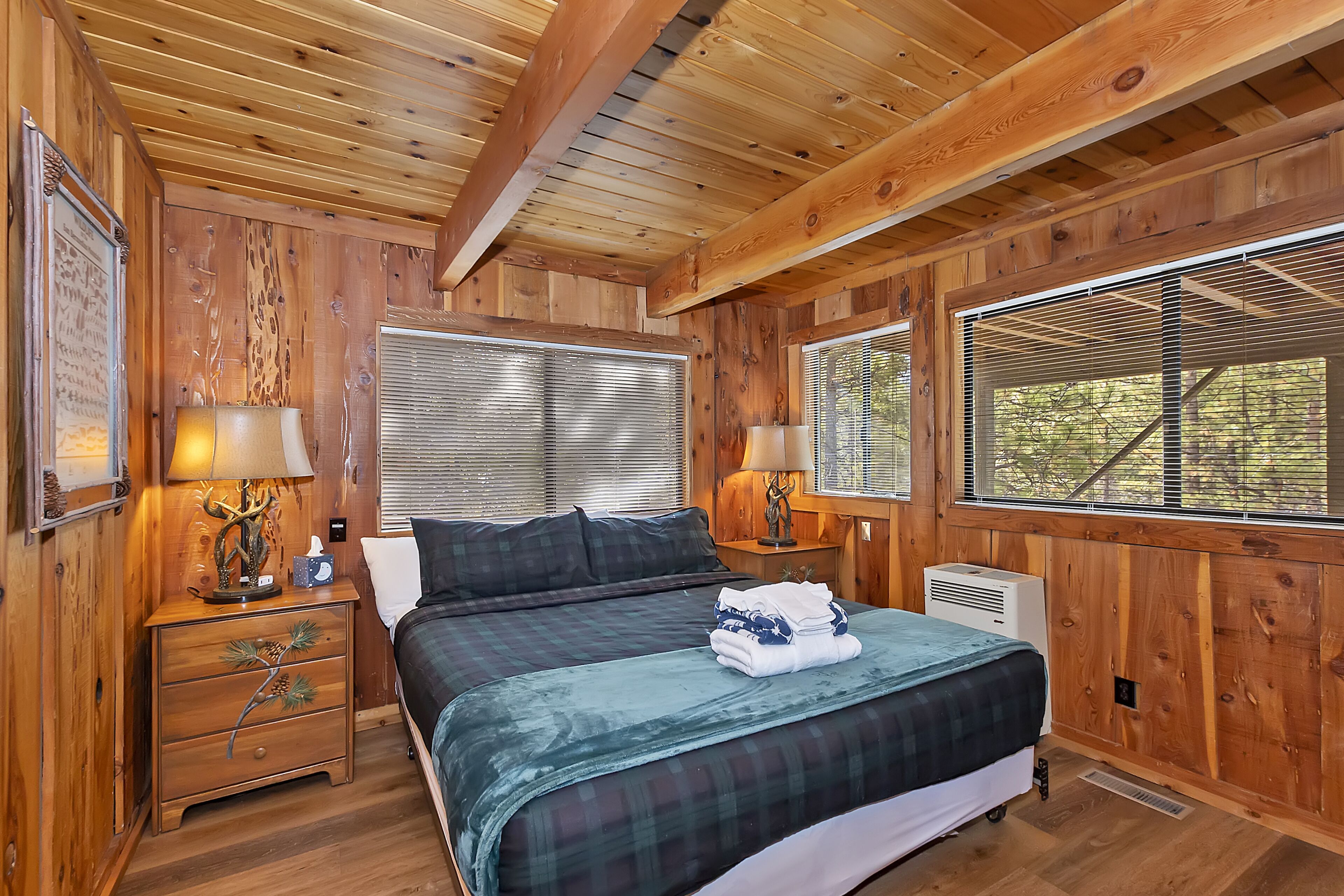 Moonridge Cabin 4B/2B, Hot Tub, Slope View, Games!