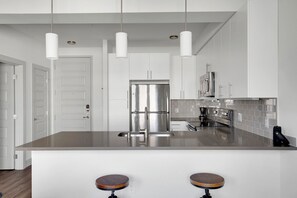 Fridge, microwave, oven, dishwasher