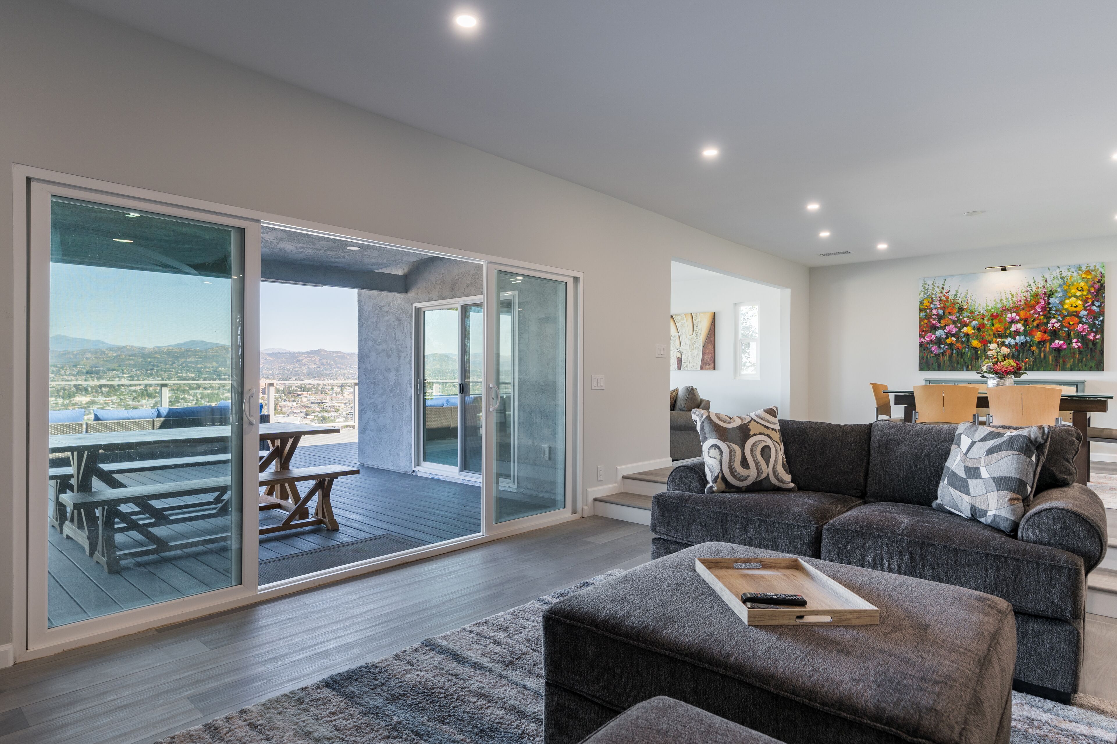 Spectacular Views w/hot tub