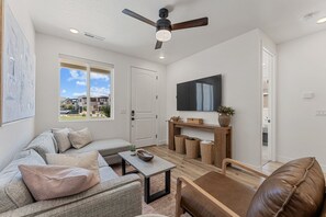 Condo, 3 Bedrooms | Living area | Smart TV