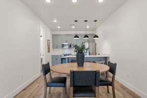 Condo, 3 Bedrooms | Dining