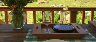 Cozy ,artistic cottage in a garden setting close to the beach and hiking trails.