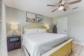 3 bedrooms, iron/ironing board, Internet, bed sheets