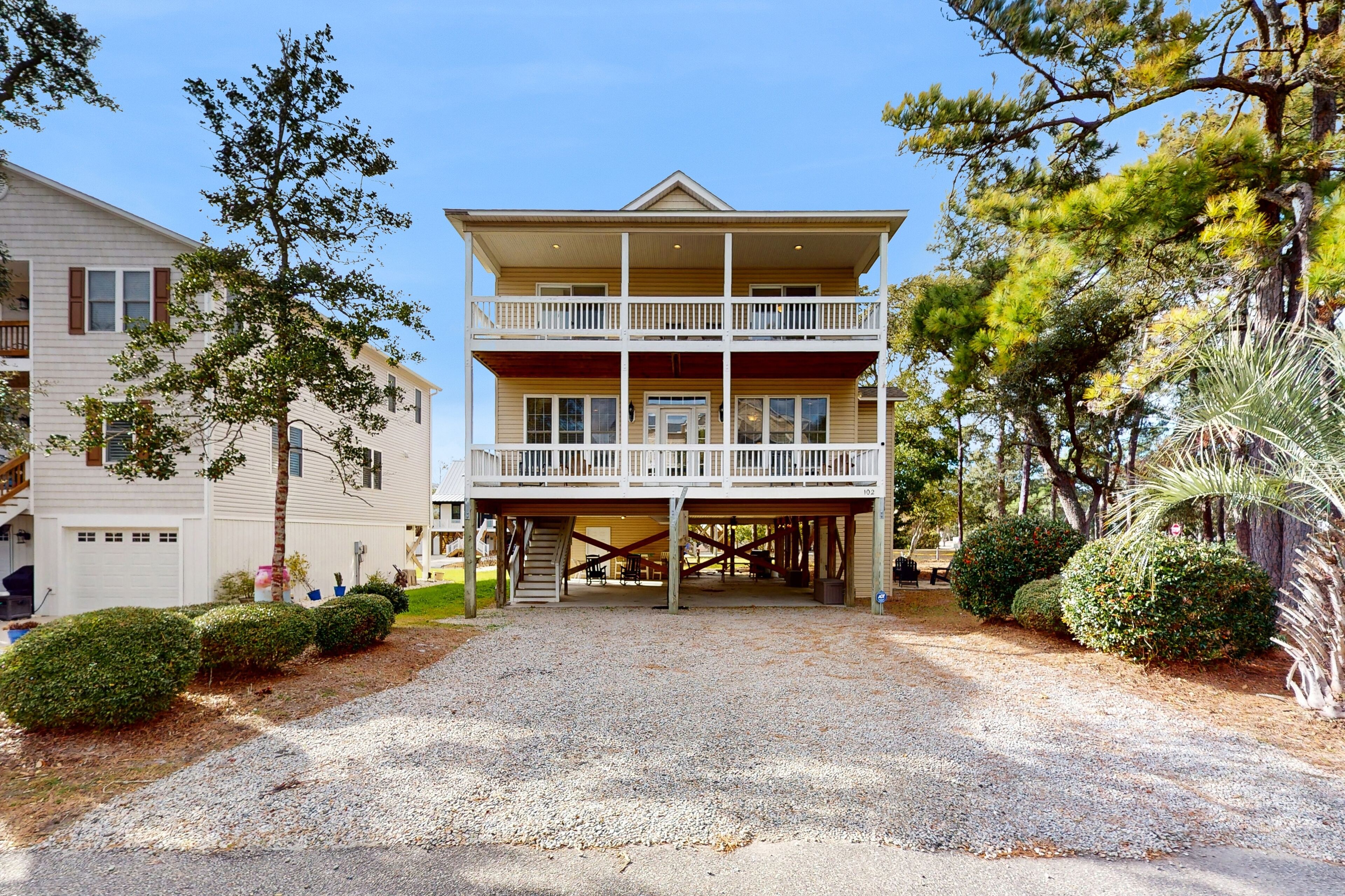 Serene island escape with two balconies & spacious layout - walk to beach