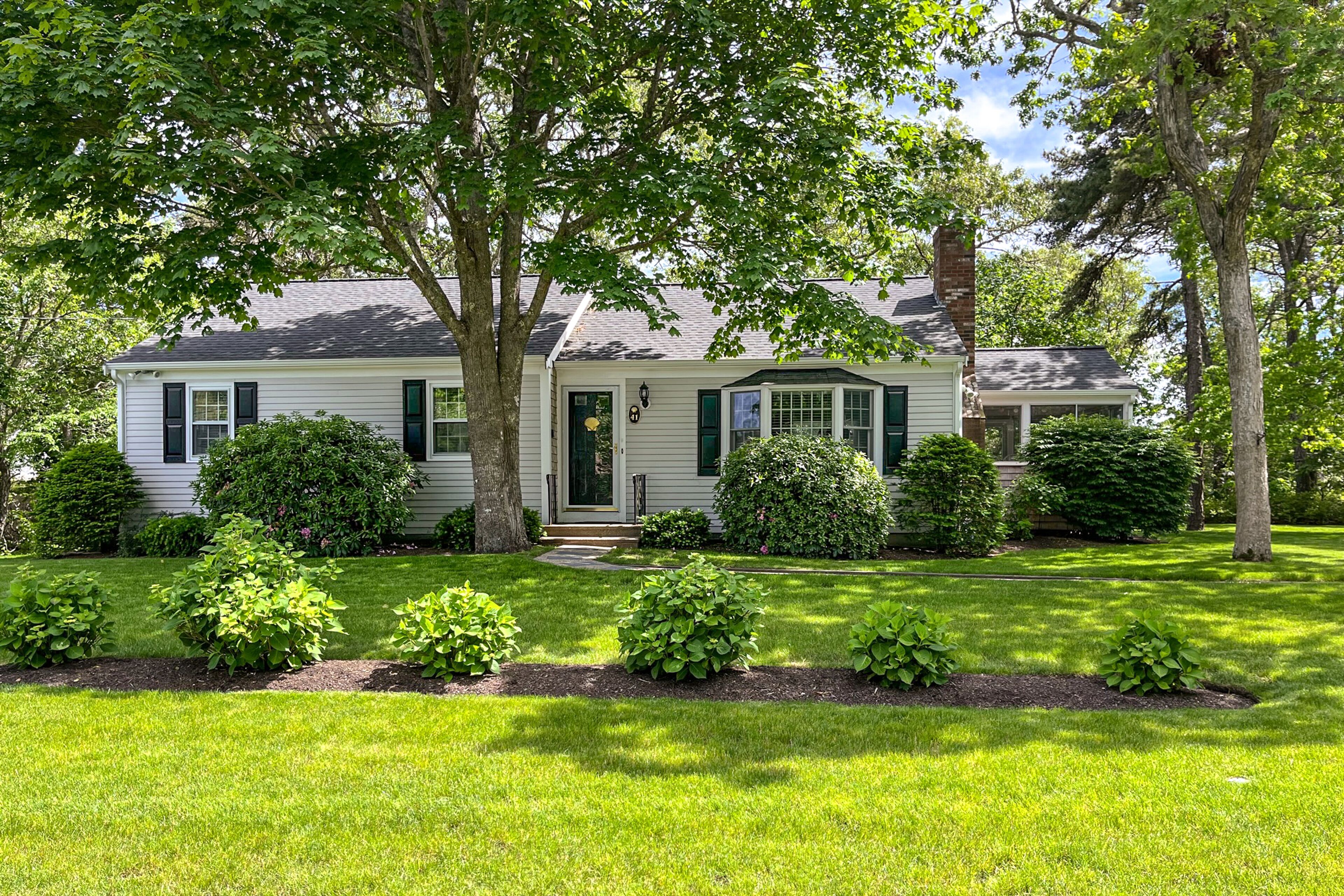 Beautifully updated home w/ central AC & outdoor shower- near beach & rail trail