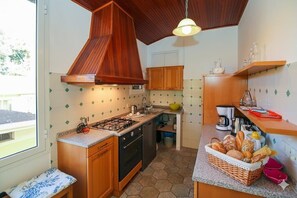 Køleskab, ovn, kogeplade, opvaskemaskine