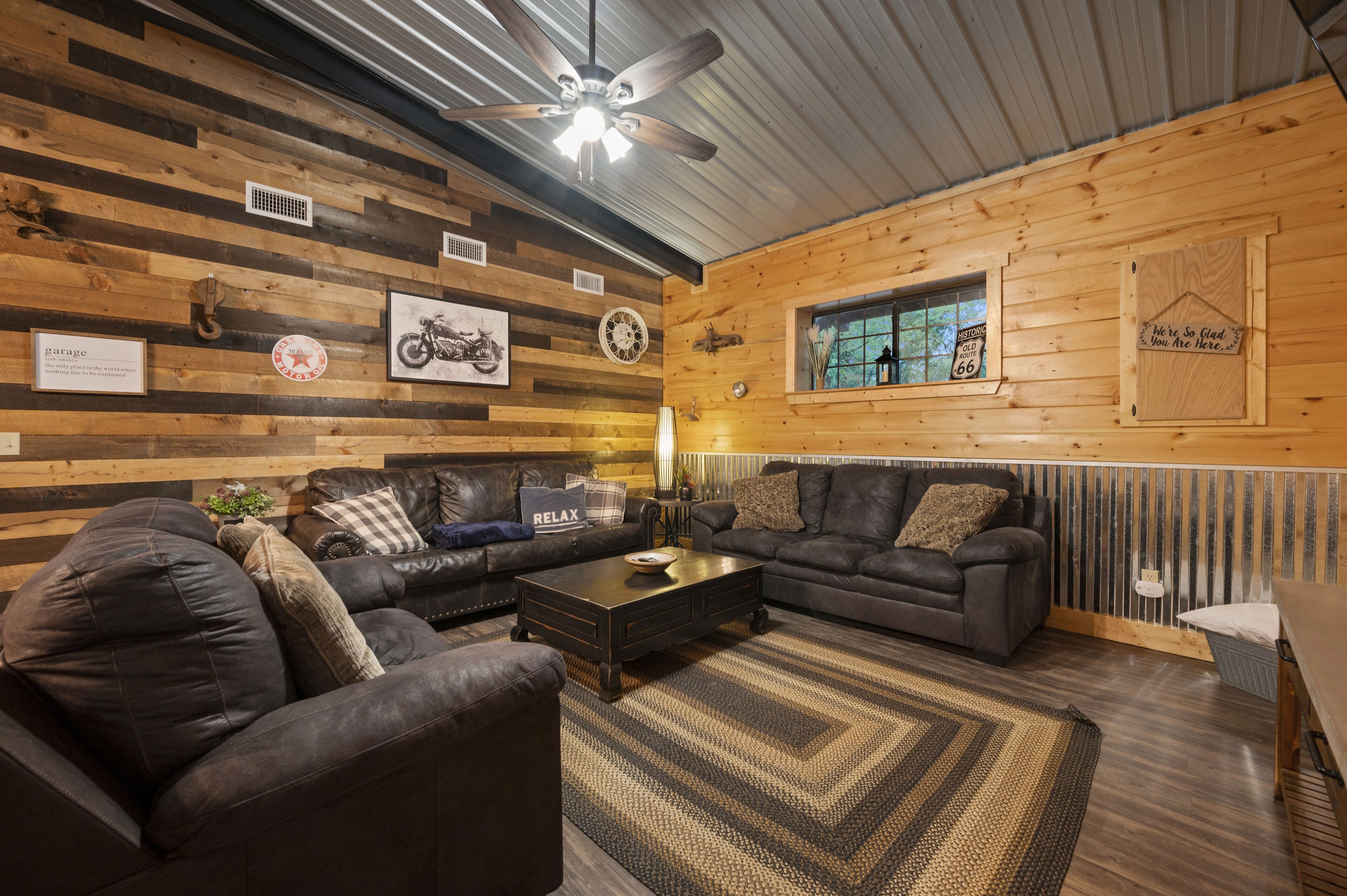 ☀️Pet friendly! 🌲New Cabin, Hot Tub, 🔥Pit, Grill