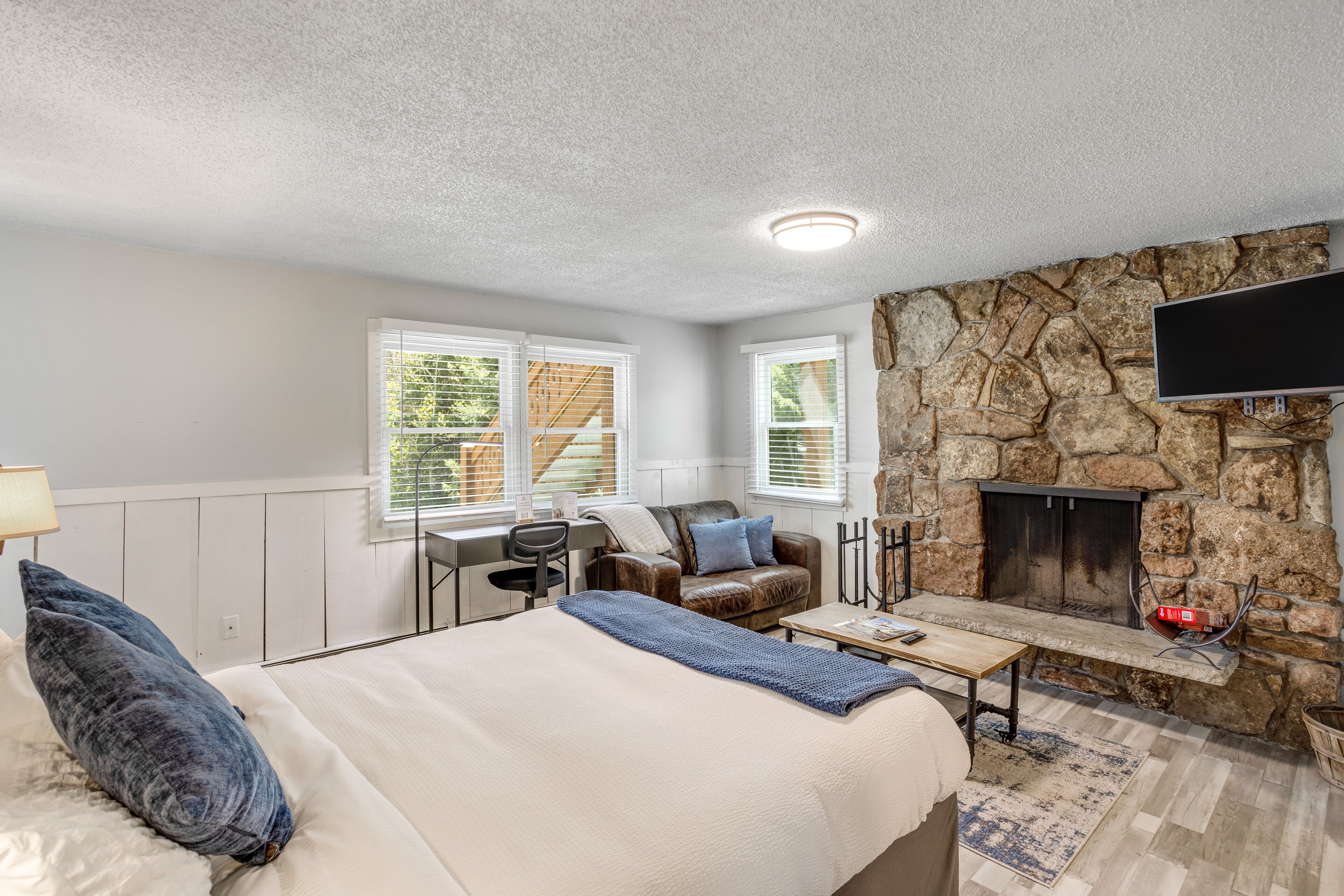 Internet, bed sheets