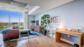 Televisión, tenis de mesa y libros